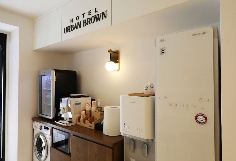 Hotel Urban Brown