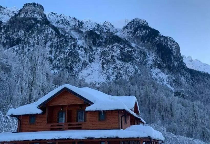 ペンション Bujtina Malaj