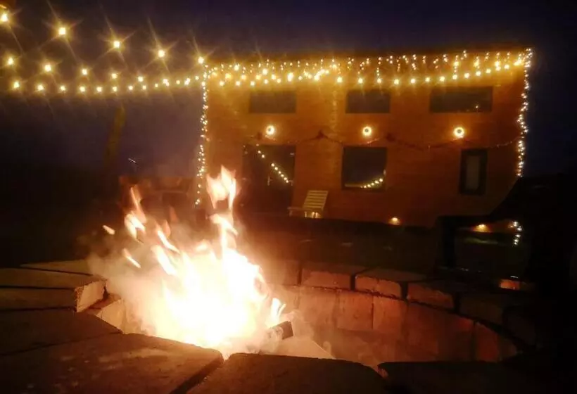 ペンション Tiny House   Baia De Fier