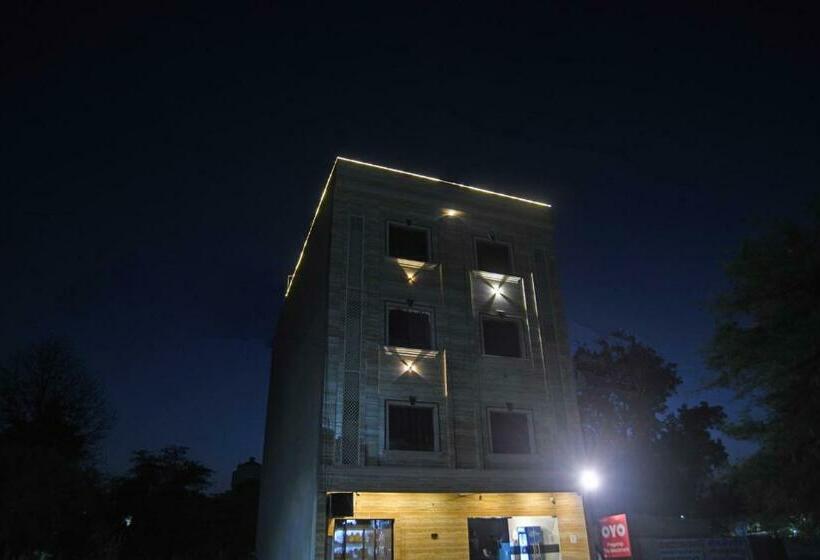 Hotel Super Townhouse Benchmark Vijay Nagar