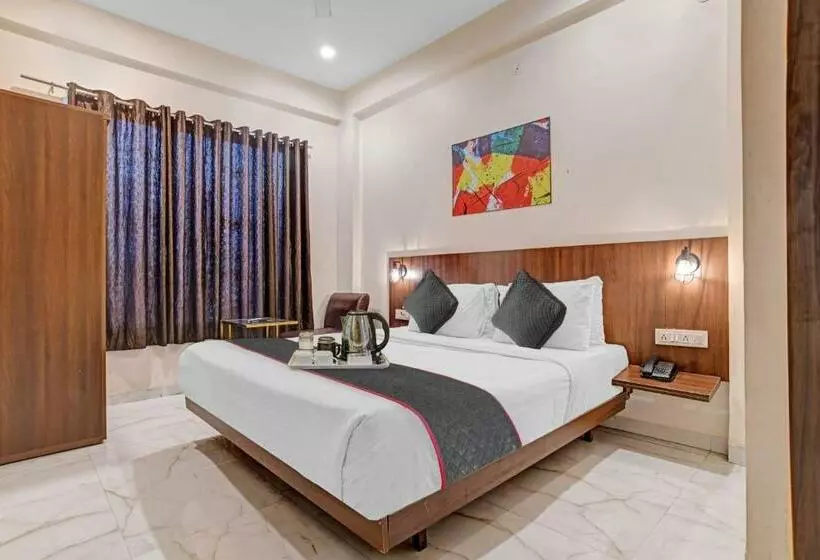 Hotelli Super Townhouse Benchmark Vijay Nagar