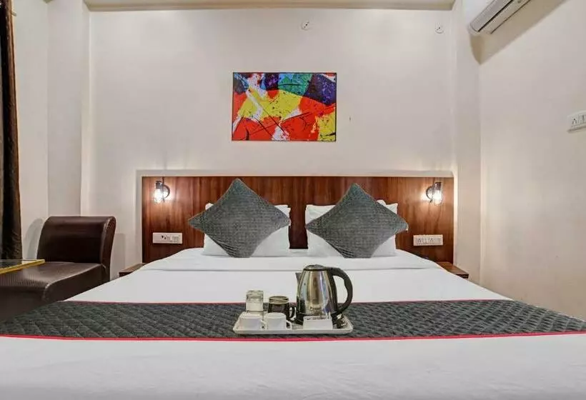 Hotelli Super Townhouse Benchmark Vijay Nagar