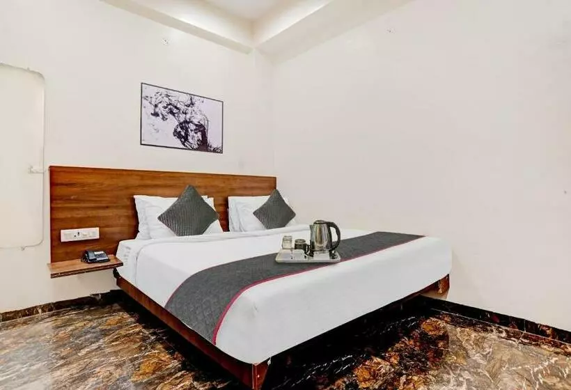Hotelli Super Townhouse Benchmark Vijay Nagar