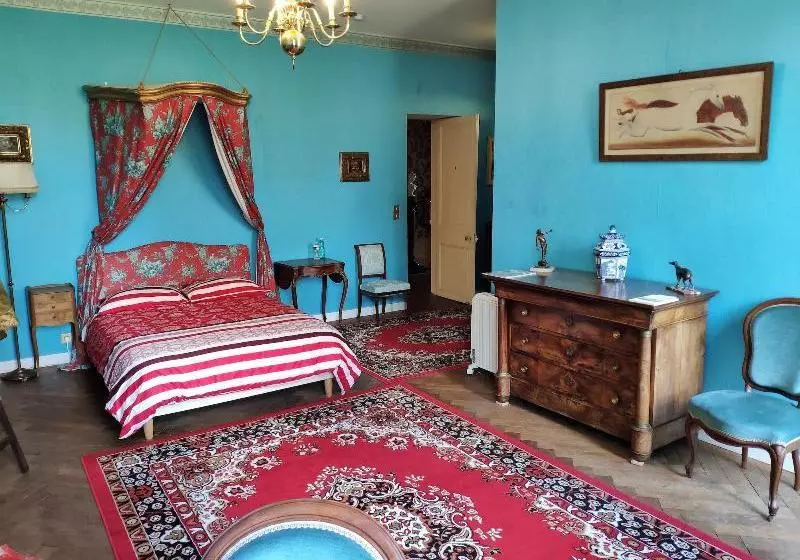 Aamiaismajoitus (B&B) Château De Saint Thomas