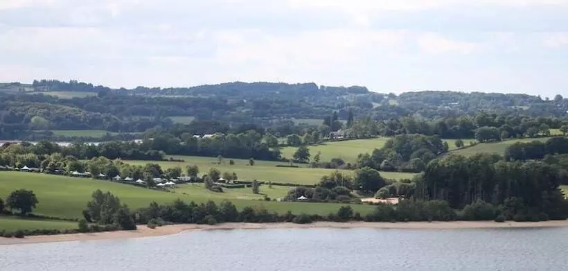 ホテル Camping Parc Du Charouzech