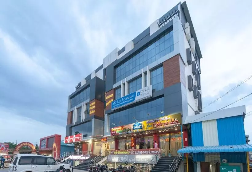 Hotelli Famous Residency By Oyo