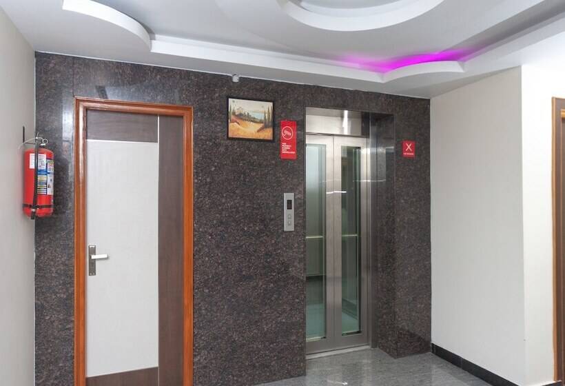 Hotel Famous Residency By Oyo