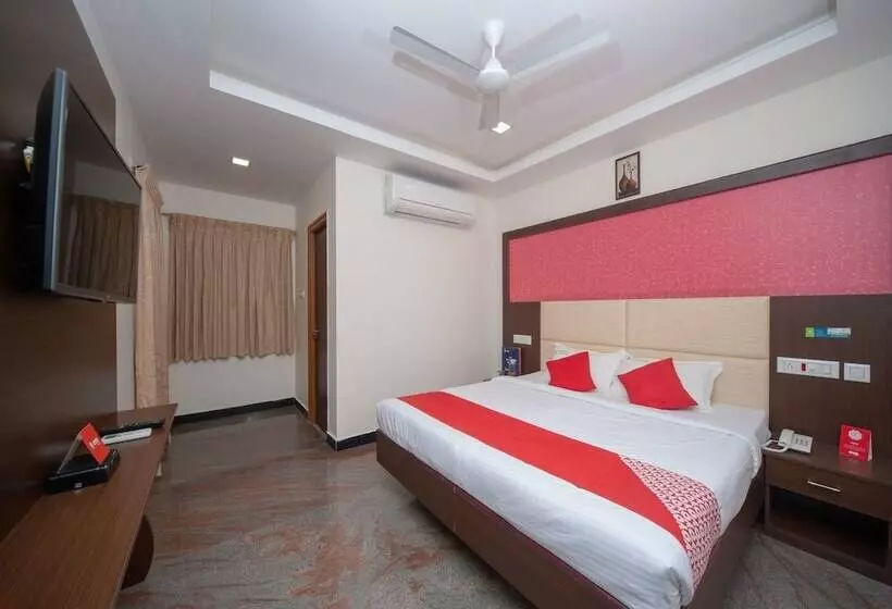 Hotelli Famous Residency By Oyo