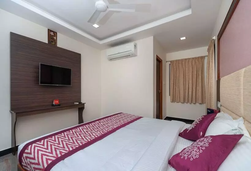 Hotelli Famous Residency By Oyo