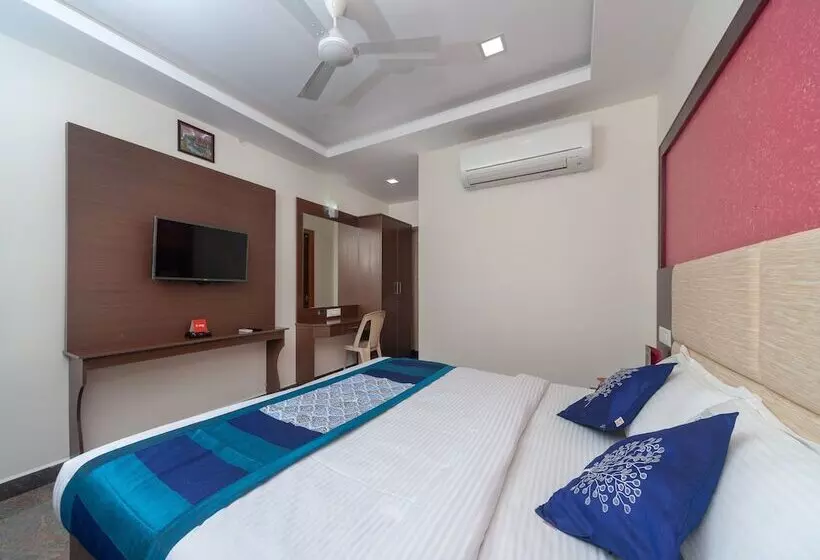 Hotelli Famous Residency By Oyo