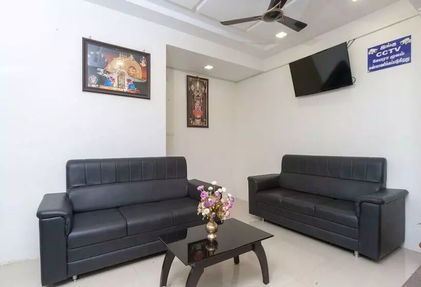 Hotelli Famous Residency By Oyo