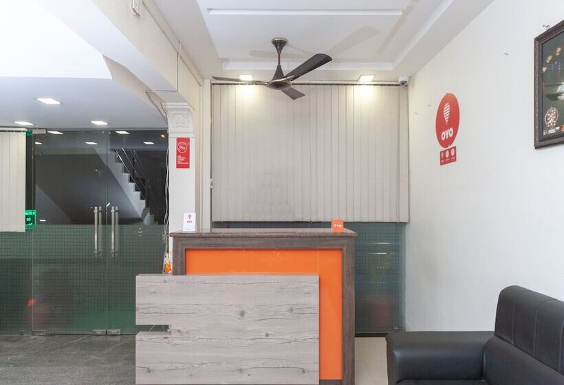 Hotel Famous Residency By Oyo