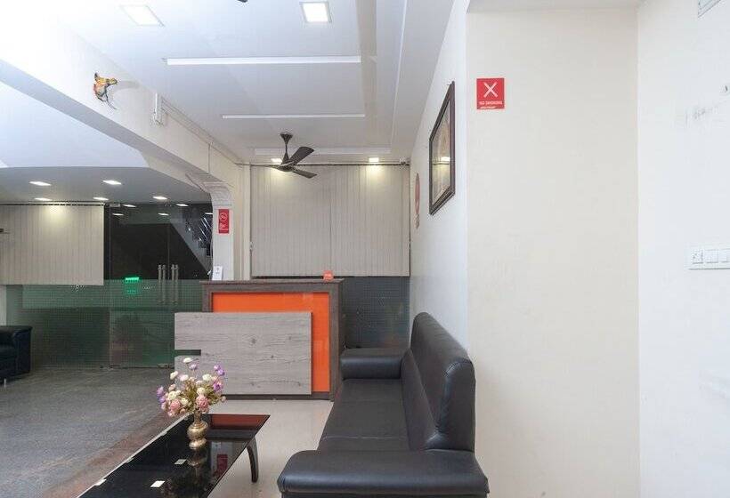 Hotel Famous Residency By Oyo