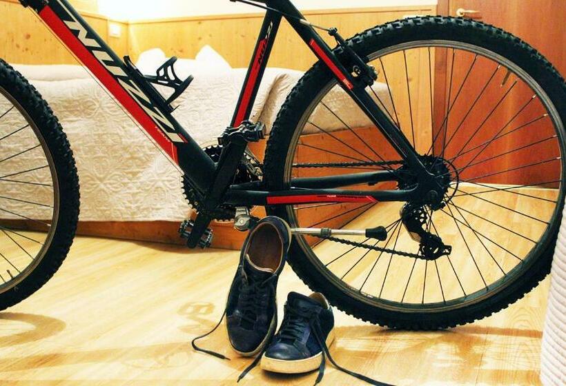 בית מלון כפרי Locanda Montegrappa