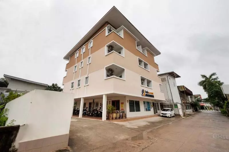 هتل Oyo 1069 Baan Nong Moo Apartment