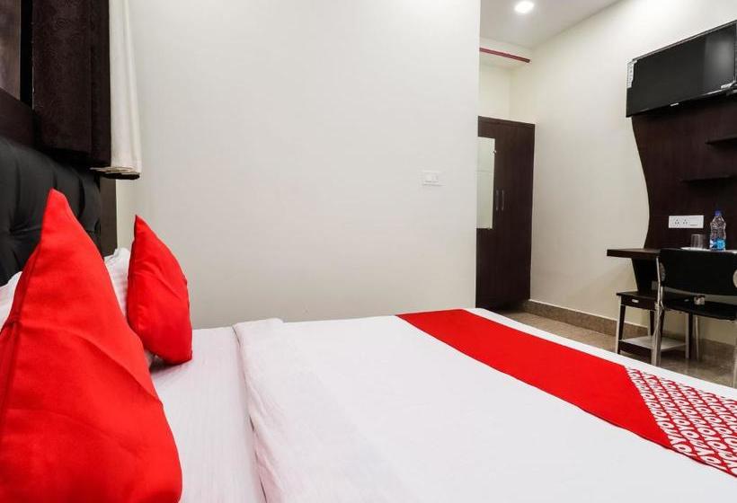 בית מלון כפרי Oyo 73844 Delight Residency