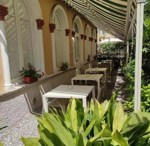 Hotelli Palace