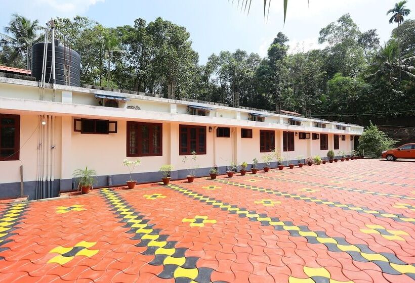 בית מלון כפרי Panackal Inn By Oyo Rooms