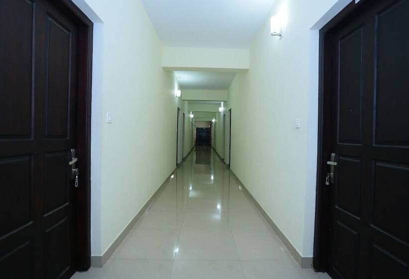 בית מלון כפרי Panackal Inn By Oyo Rooms