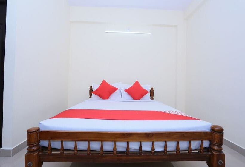 בית מלון כפרי Panackal Inn By Oyo Rooms