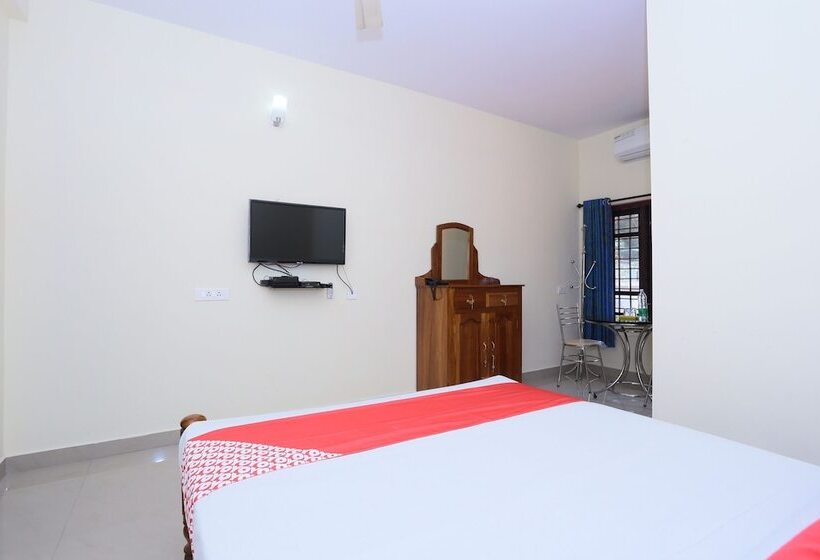 בית מלון כפרי Panackal Inn By Oyo Rooms