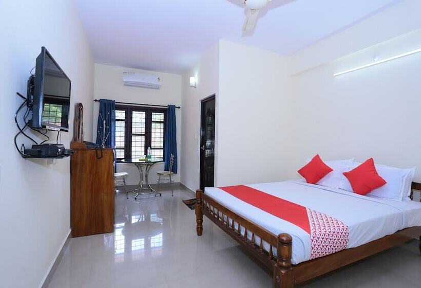 בית מלון כפרי Panackal Inn By Oyo Rooms