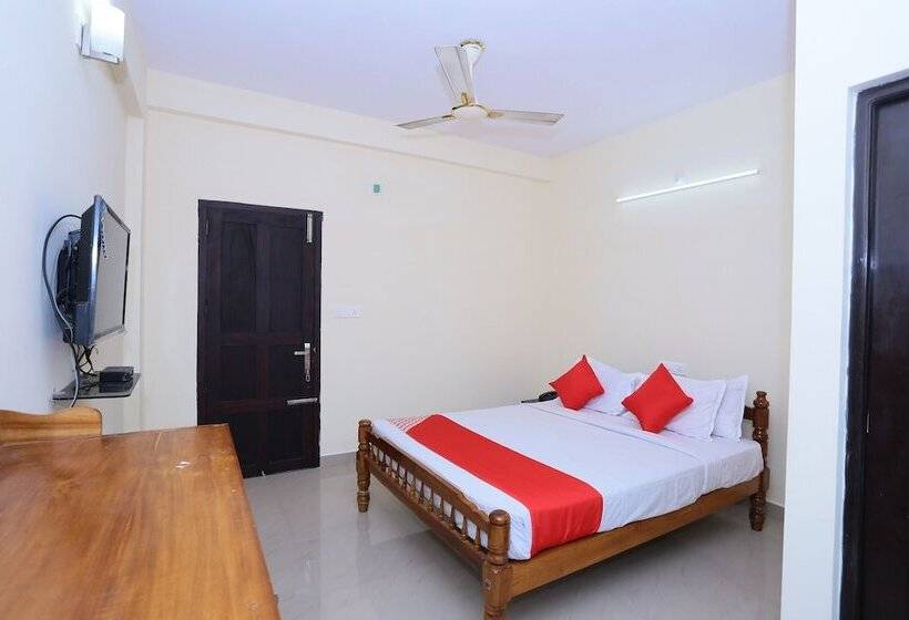 בית מלון כפרי Panackal Inn By Oyo Rooms