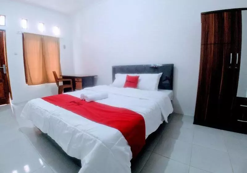 ホテル Reddoorz Syariah Plus Near Jatiwarna Toll Gate