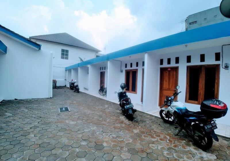 בית מלון כפרי Reddoorz Syariah Plus Near Jatiwarna Toll Gate