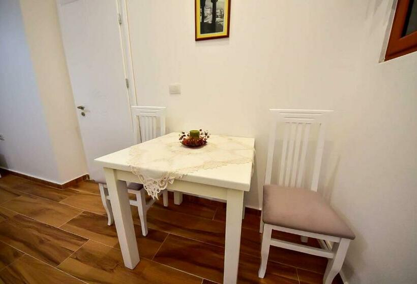 ホテル The Old Town Clock