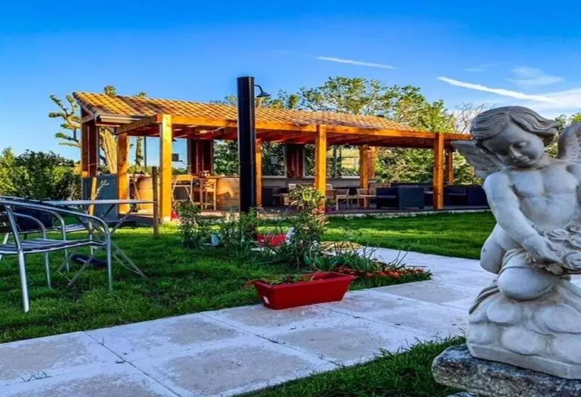 Majatalo Aux Abris Des Vents D'anges