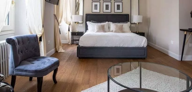 پانسیون Daplace   Corso Monforte Suites