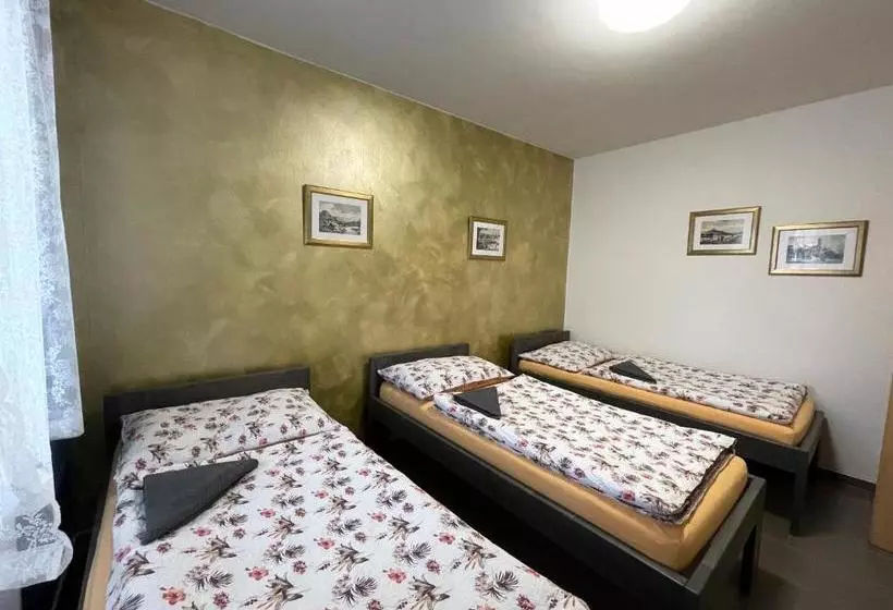 Majatalo četnická Stanice Hluboká