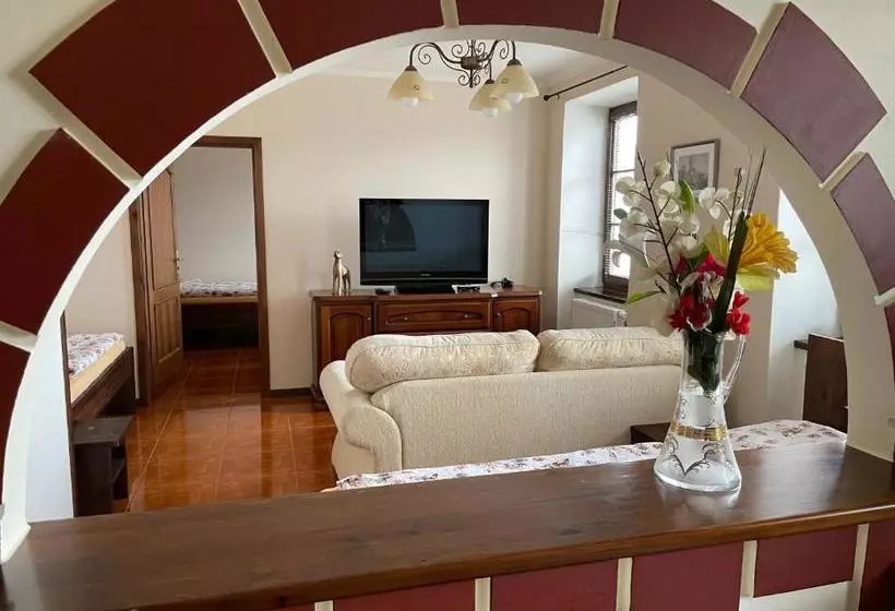 Majatalo četnická Stanice Hluboká