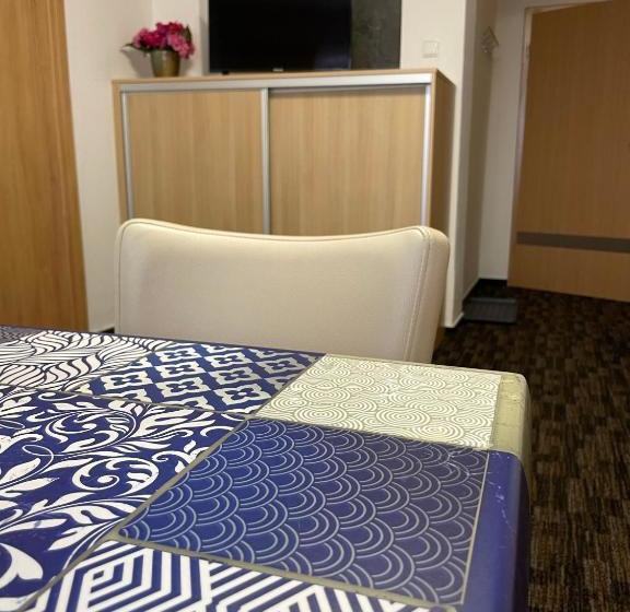 膳宿费 četnická Stanice Hluboká