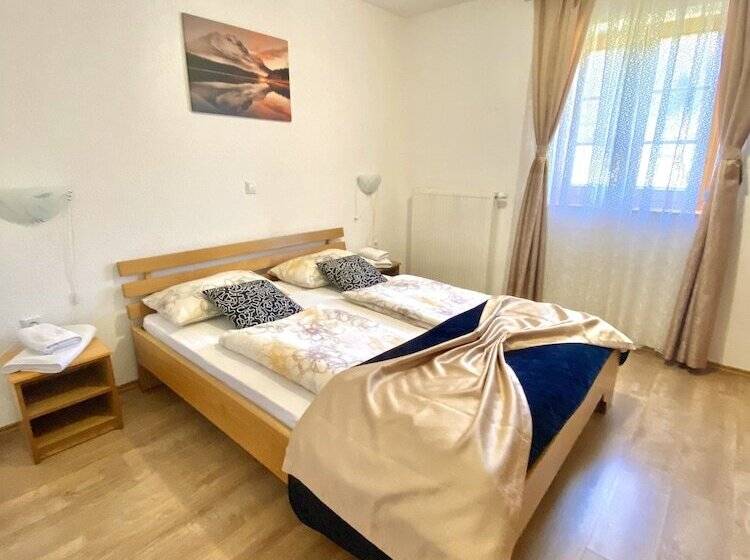 پانسیون Guest House Plitvice Waterfall