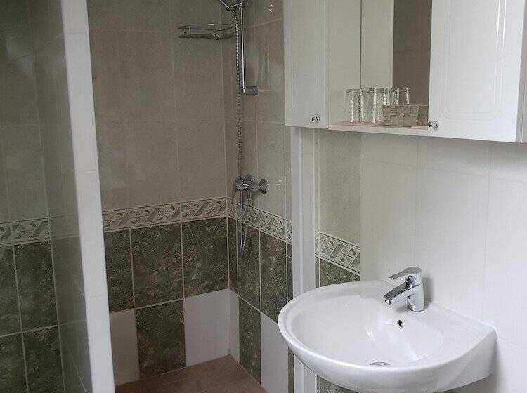 پانسیون Guest House Plitvice Waterfall