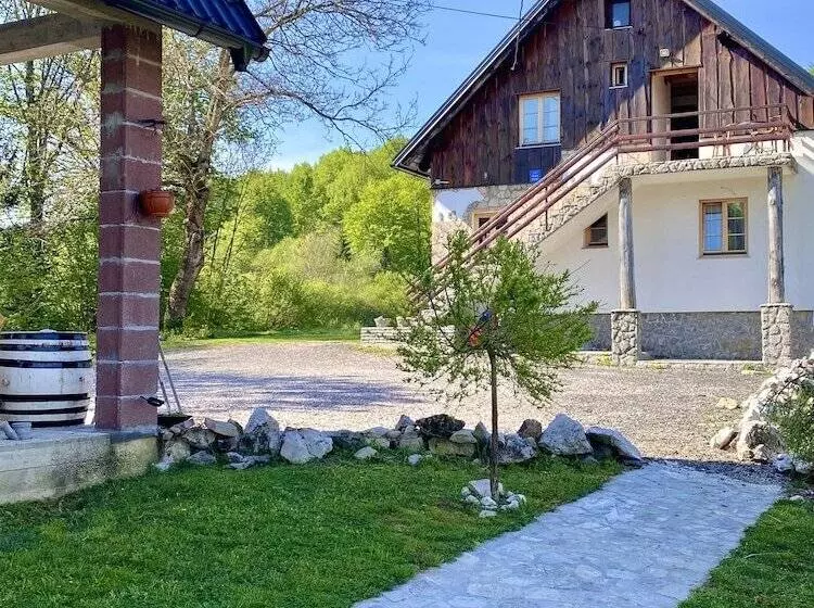 ペンション Guest House Plitvice Waterfall