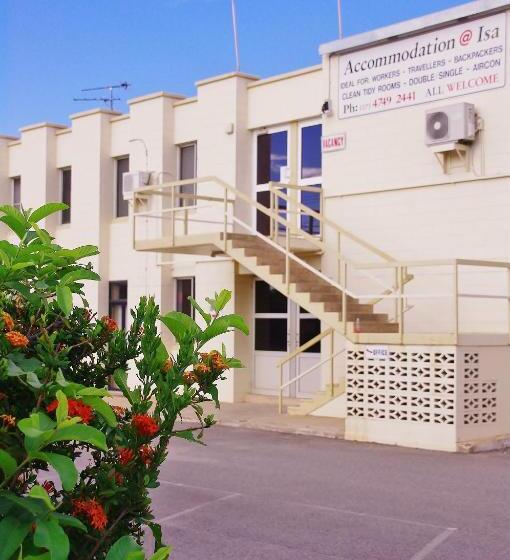 ユースホステル Accommodation @ Isa