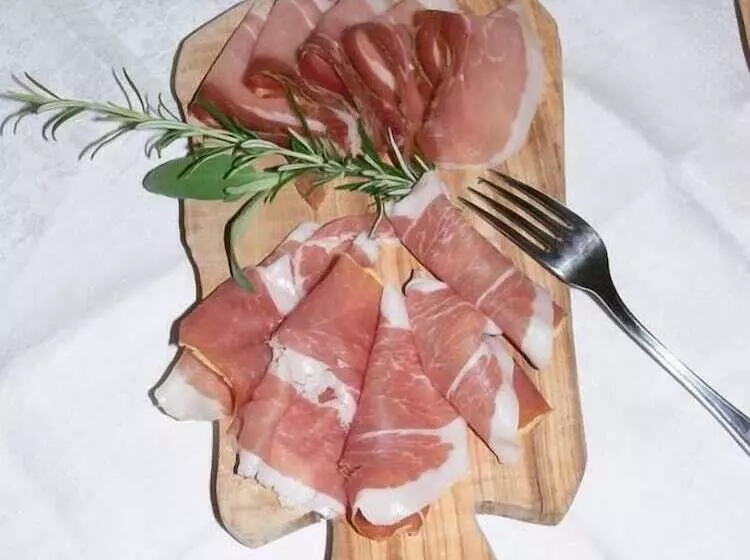 ベッドアンドブレックファースト Cadurussu