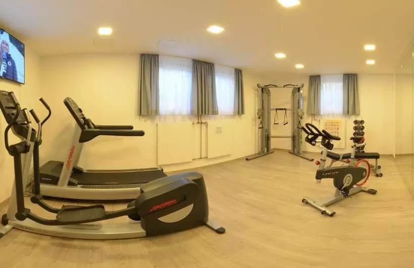 Aamiaismajoitus (B&B) Familienhotel Nahe Der Therme Erding