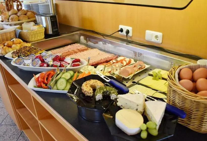 Aamiaismajoitus (B&B) Familienhotel Nahe Der Therme Erding