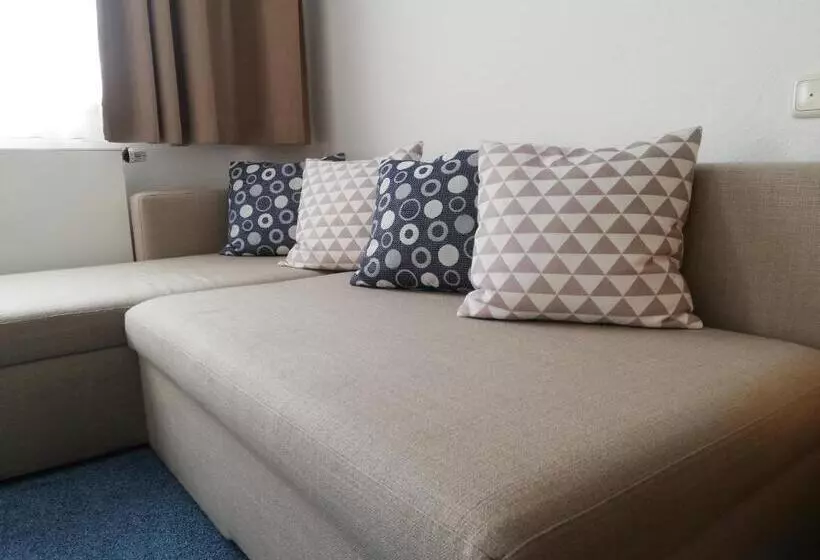 Aamiaismajoitus (B&B) Familienhotel Nahe Der Therme Erding