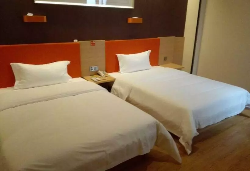 ホテル 7days Premium Huanggang Hong`an Juranzhijia Studio City
