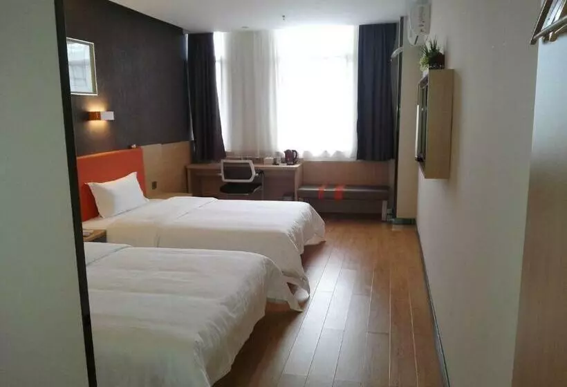 ホテル 7days Premium Huanggang Hong`an Juranzhijia Studio City