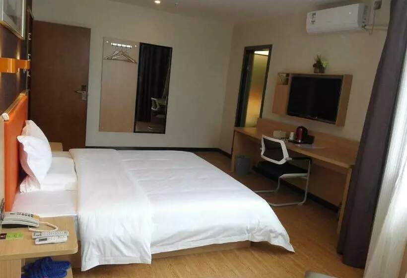 ホテル 7days Premium Huanggang Hong`an Juranzhijia Studio City