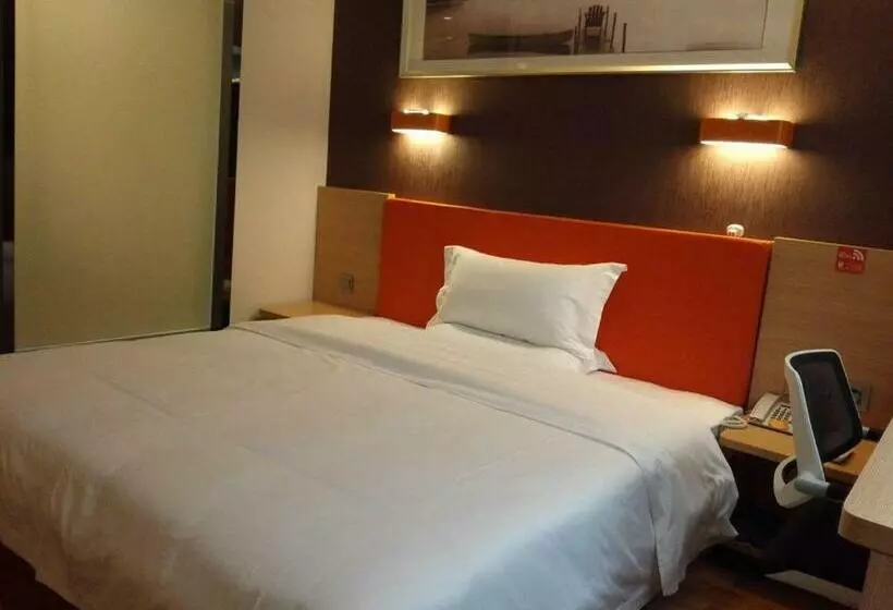 ホテル 7days Premium Huanggang Hong`an Juranzhijia Studio City