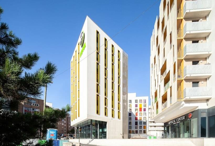 B&b Hotel Paris Porte De Bagnolet