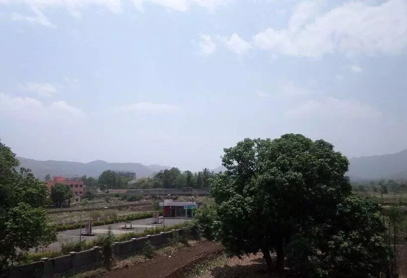 Hotelli Ladli Lodging