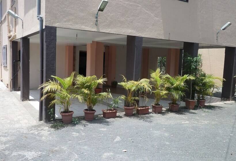 فندق Ladli Lodging